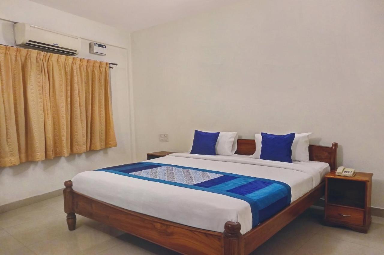 Oyo 6110 Thalassa Suites Bangalore Bagian luar foto
